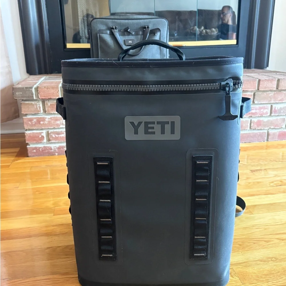 YETI Hopper M20 Backpack Cooler - Dark Gray - Picture 2 of 8